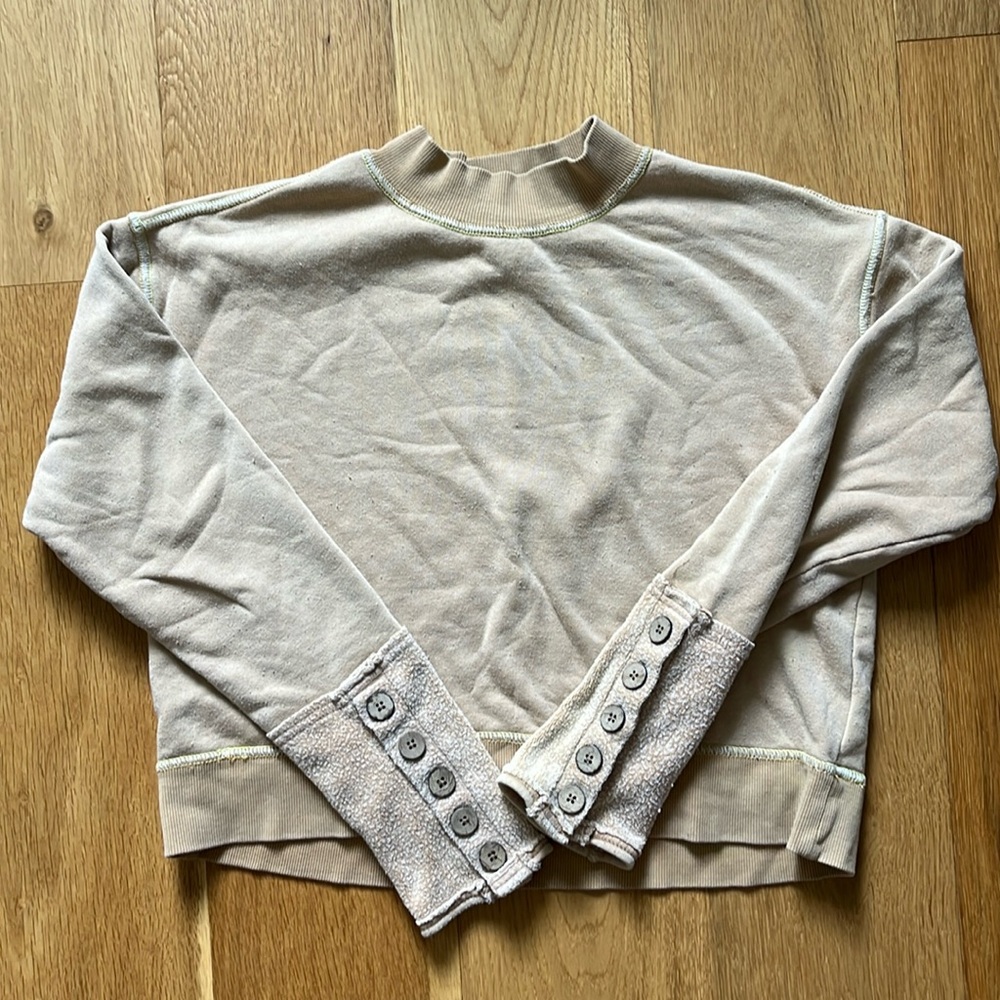 Free people casual sweatshirt with button wrist/sleeve detail